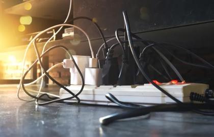 هل من الضروري تجهيز مقابس التوصيلة مع واقيات الحمل الزائد؟